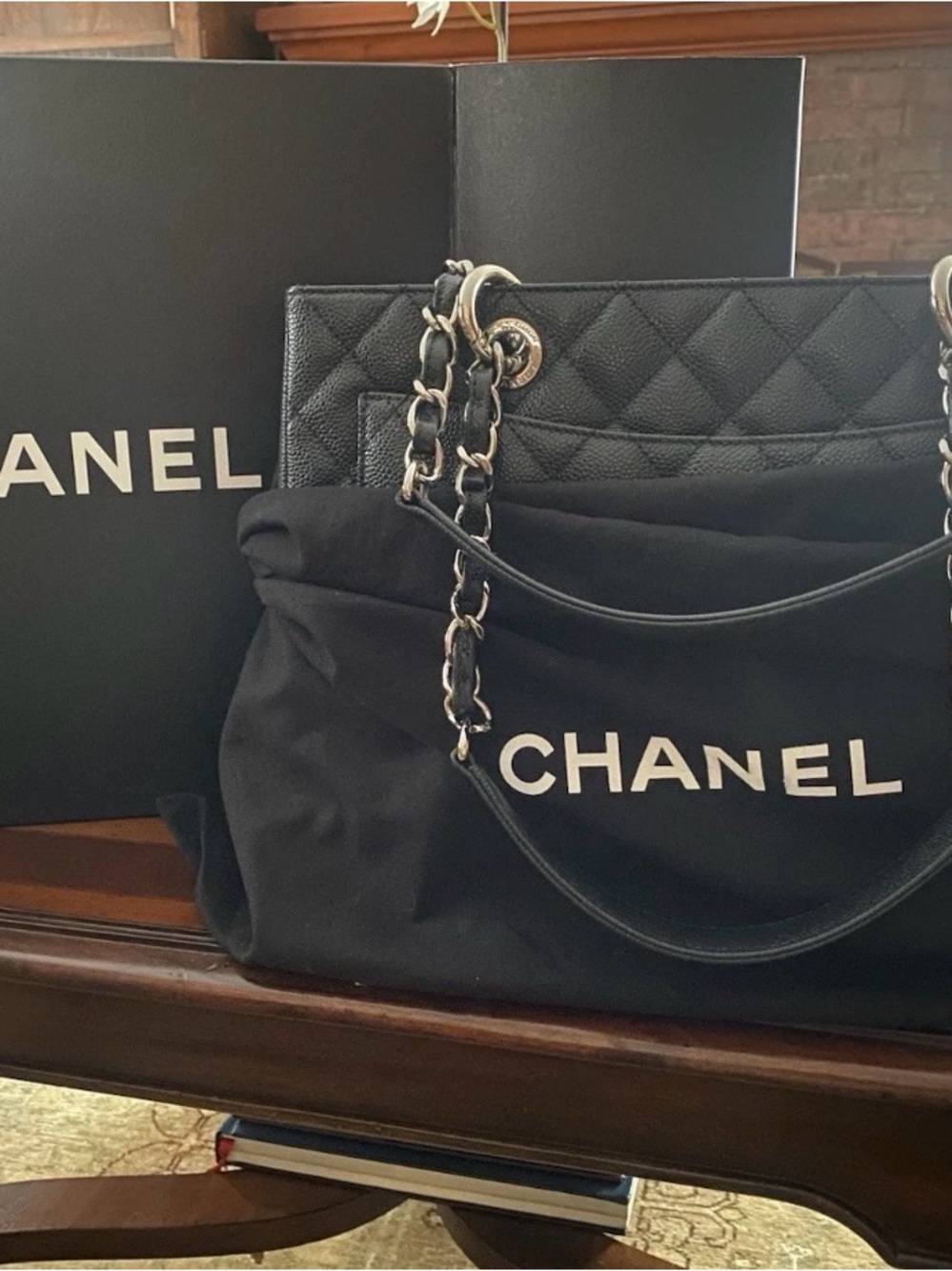 CHANEL Black Quilted Leather Shoulder Bag with Chain Detail